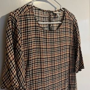 A New Day gingham flutter sleeve top. Size L.